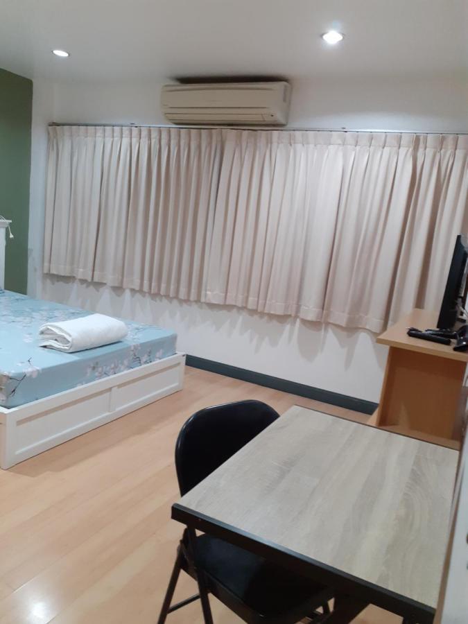 Baansu Hostel Бангкок Екстер'єр фото