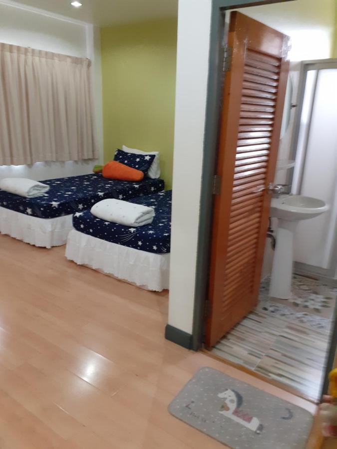 Baansu Hostel Бангкок Екстер'єр фото