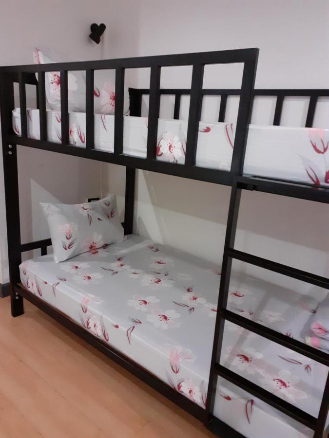 Baansu Hostel Бангкок Екстер'єр фото